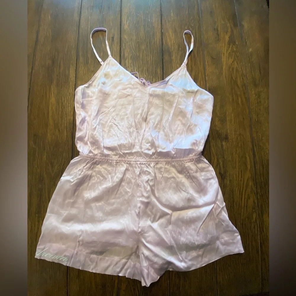 Victoria’s Secret Naomi Lavender Sleep Romper Size Large B25